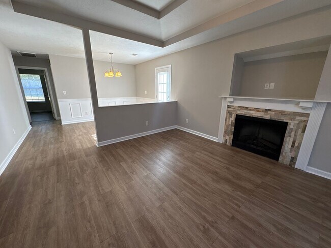 Foto del edificio - 3512 Tullocks Hill Dr