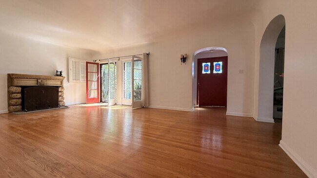 Foto del edificio - 1611 Idlewood Rd