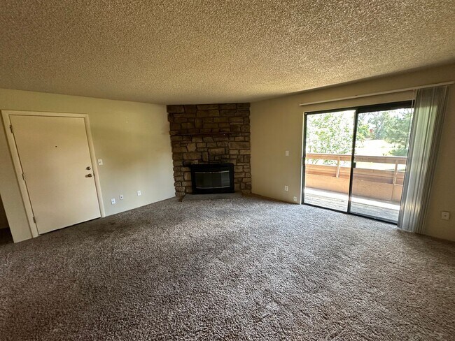 Foto del edificio - Location! Location! 2-bed 2-bath condo ove...