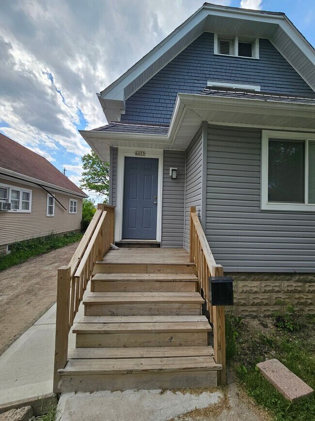 Building Photo - 4455-4457 N 30th St. (Duplex)