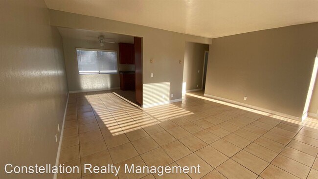 Building Photo - 850 E Washington Ave