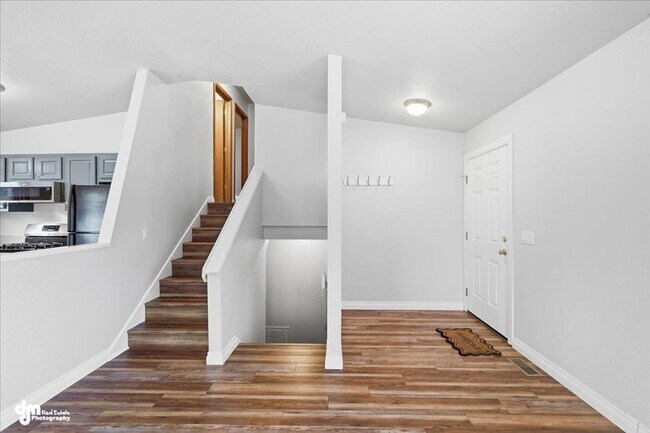 Foto del edificio - Recently Updated 2BR + Office / 1BA Home Near Seldon Road