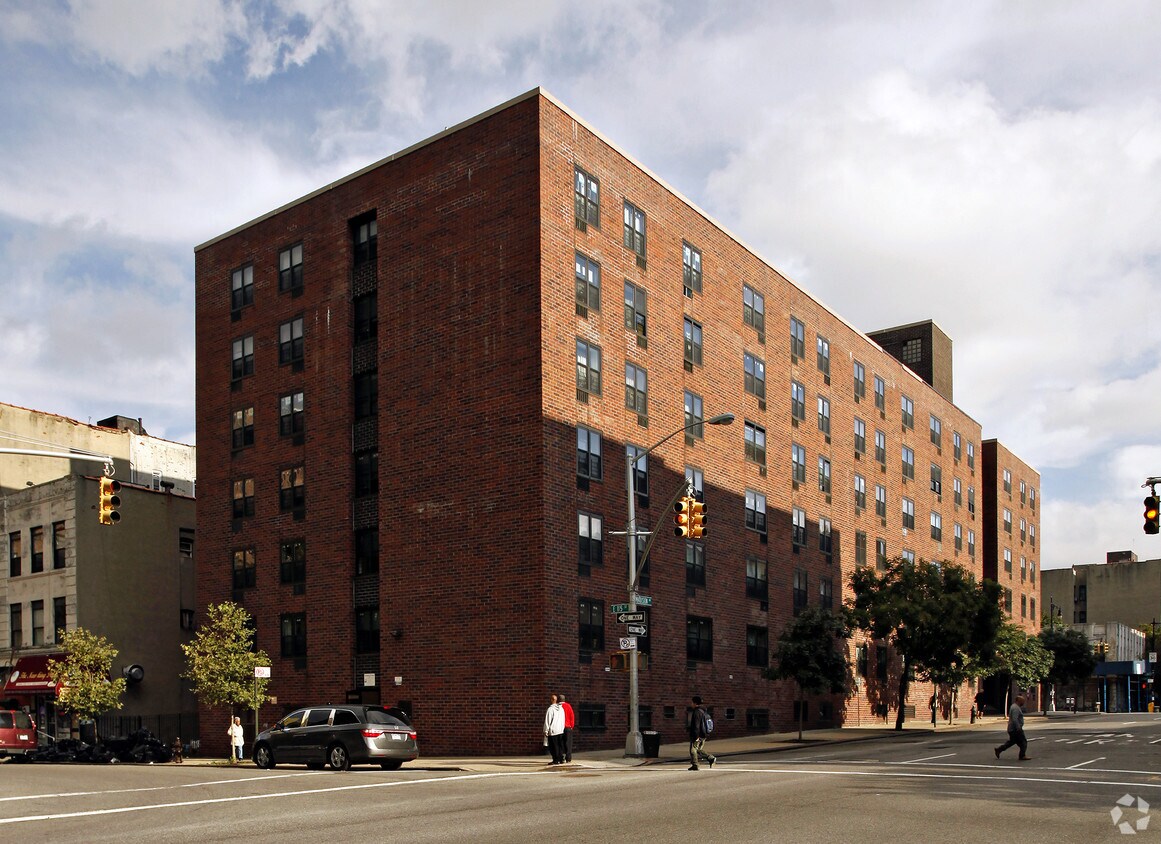 Building Photo - Caparrelanueva Apartments