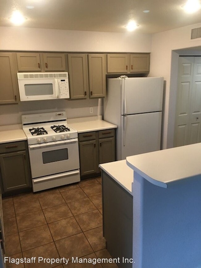 Building Photo - 3 br, 2.5 bath House - 2109 Linmar Court