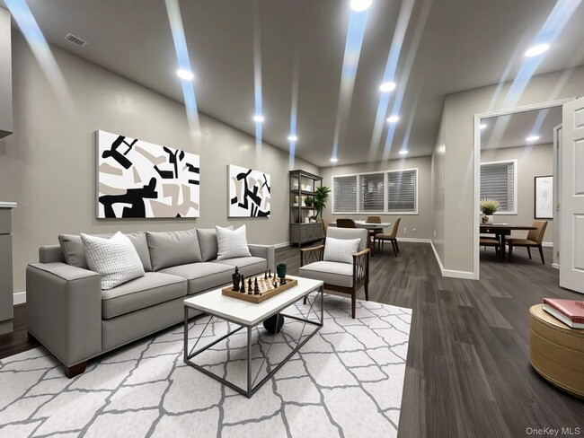 Building Photo - 825 Ashford St