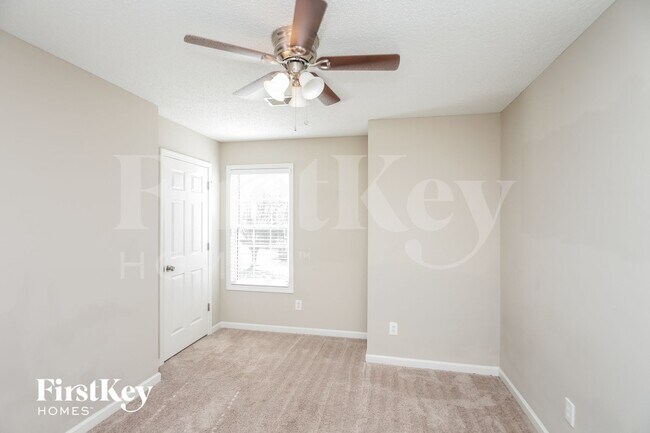 Foto del edificio - 2701 Chadwick Ln NW