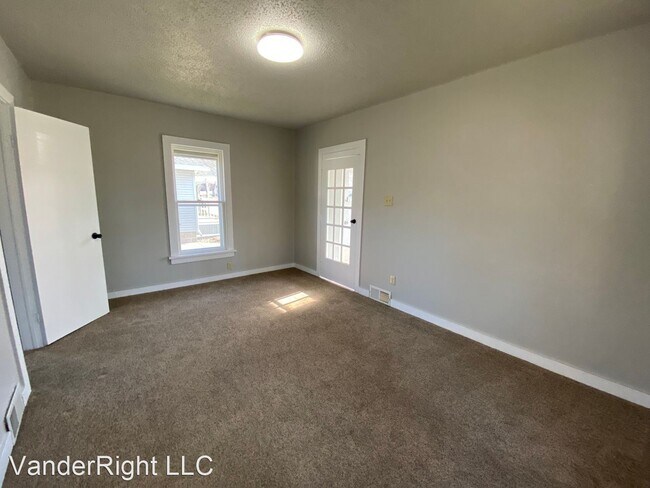 Building Photo - 1 br, 1 bath House - 818 N Prairie Ave