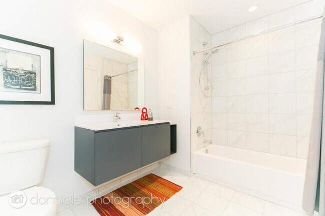 Foto del edificio - 0 bedroom in 708 IL 60654