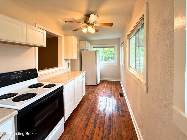 Building Photo - 13714 S Blakely Ln