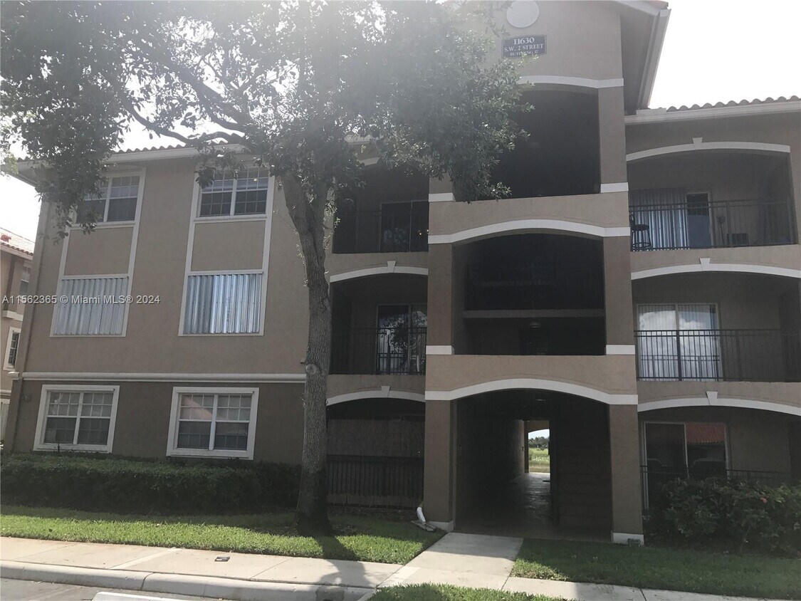11630 SW 2nd St Unit 301, Pembroke Pines, FL 33025 Condo for Rent in