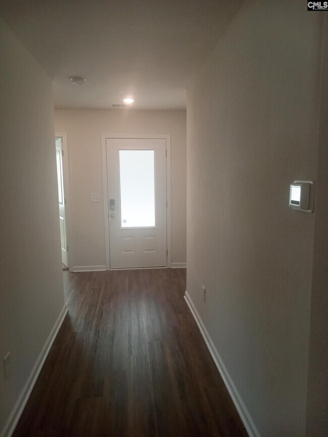 Building Photo - 425 Misty Knl Dr