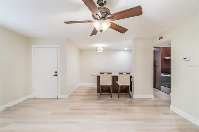 Foto del edificio - 4810 S Dauphin Ave