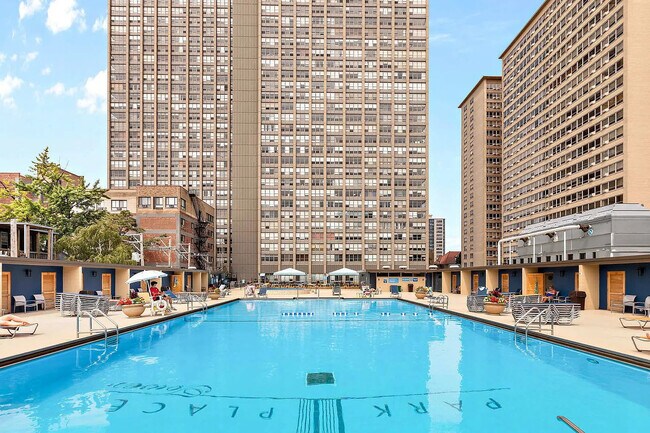 Foto del edificio - 655 W Irving Park Rd