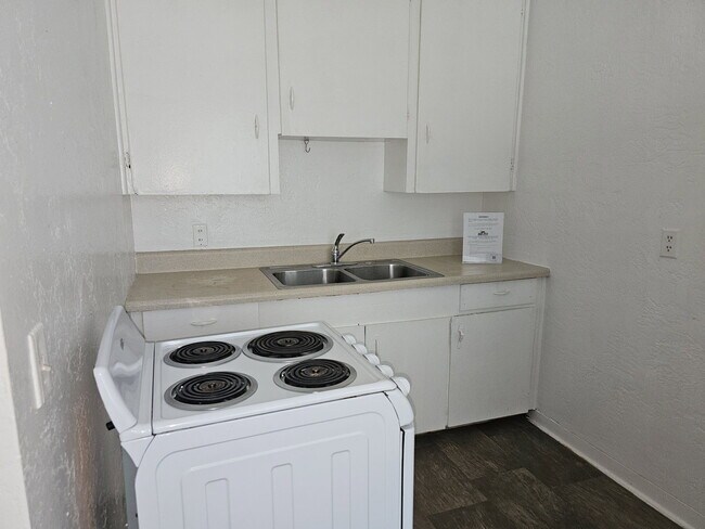 Foto del edificio - 628 Byron Ave