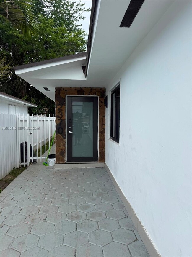 Building Photo - 2370 NW 33rd St
