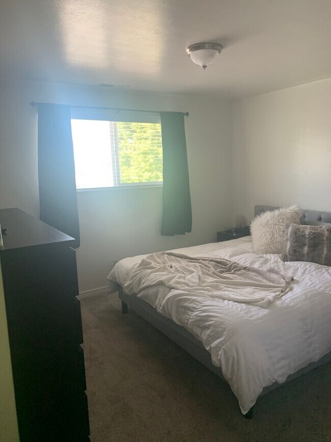 Building Photo - 2 Bed 1 Bath, Apartment in Provo