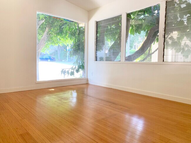 Foto del edificio - 1326 Flores St