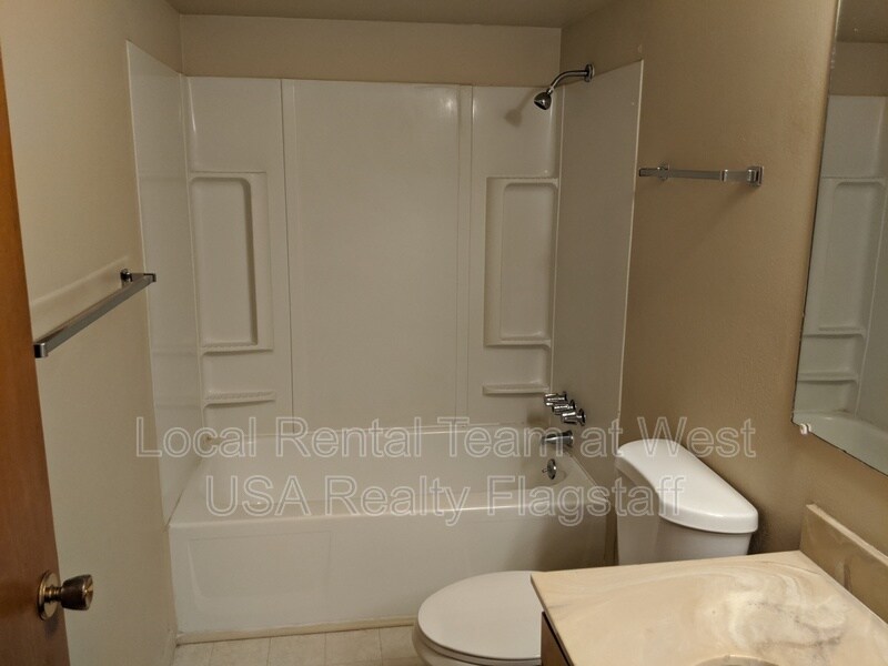 Foto del edificio - 609 W Dale Ave