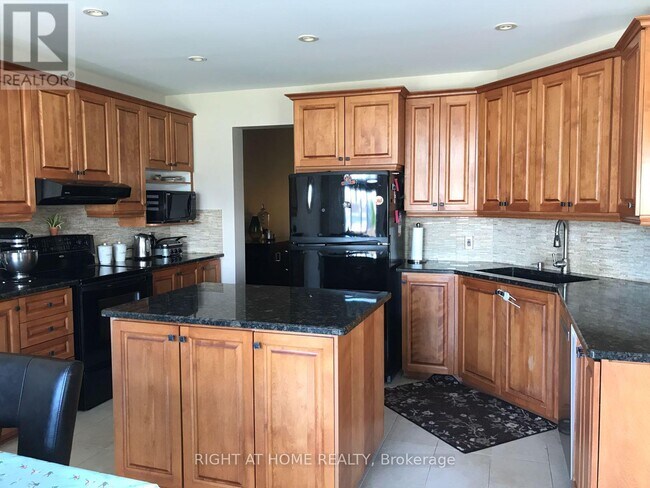 Building Photo - 129 Rocky Hill Dr
