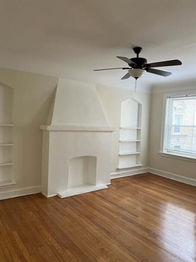 Foto del edificio - 2242 W Farwell Ave