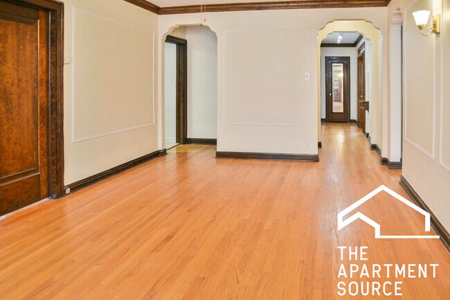 Building Photo - 4519 N Wolcott Ave