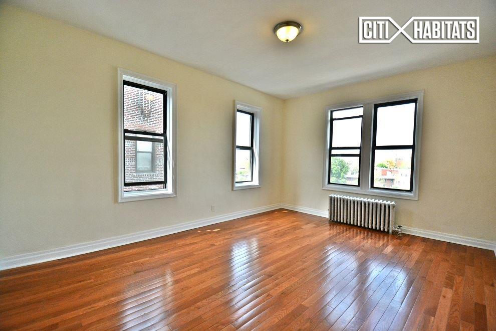 Primary Photo - 3206 47th St