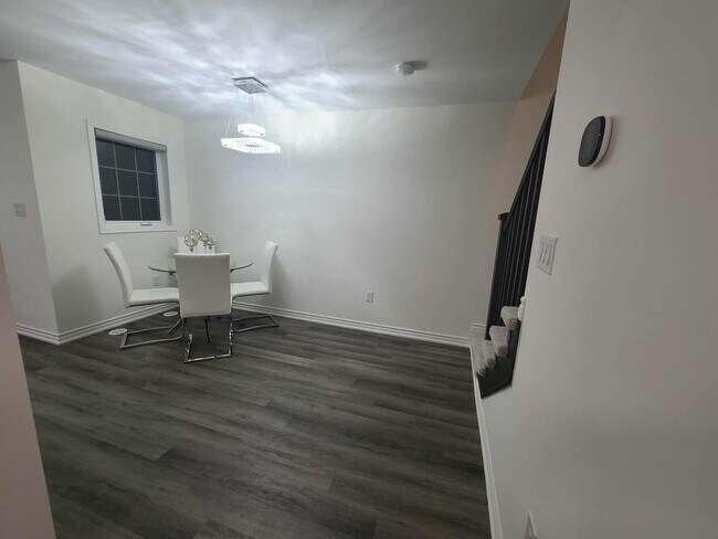 Photo du bâtiment - 975 Whitlock Av