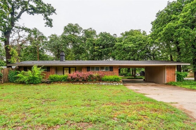 Building Photo - 6741 Tall Oaks Dr