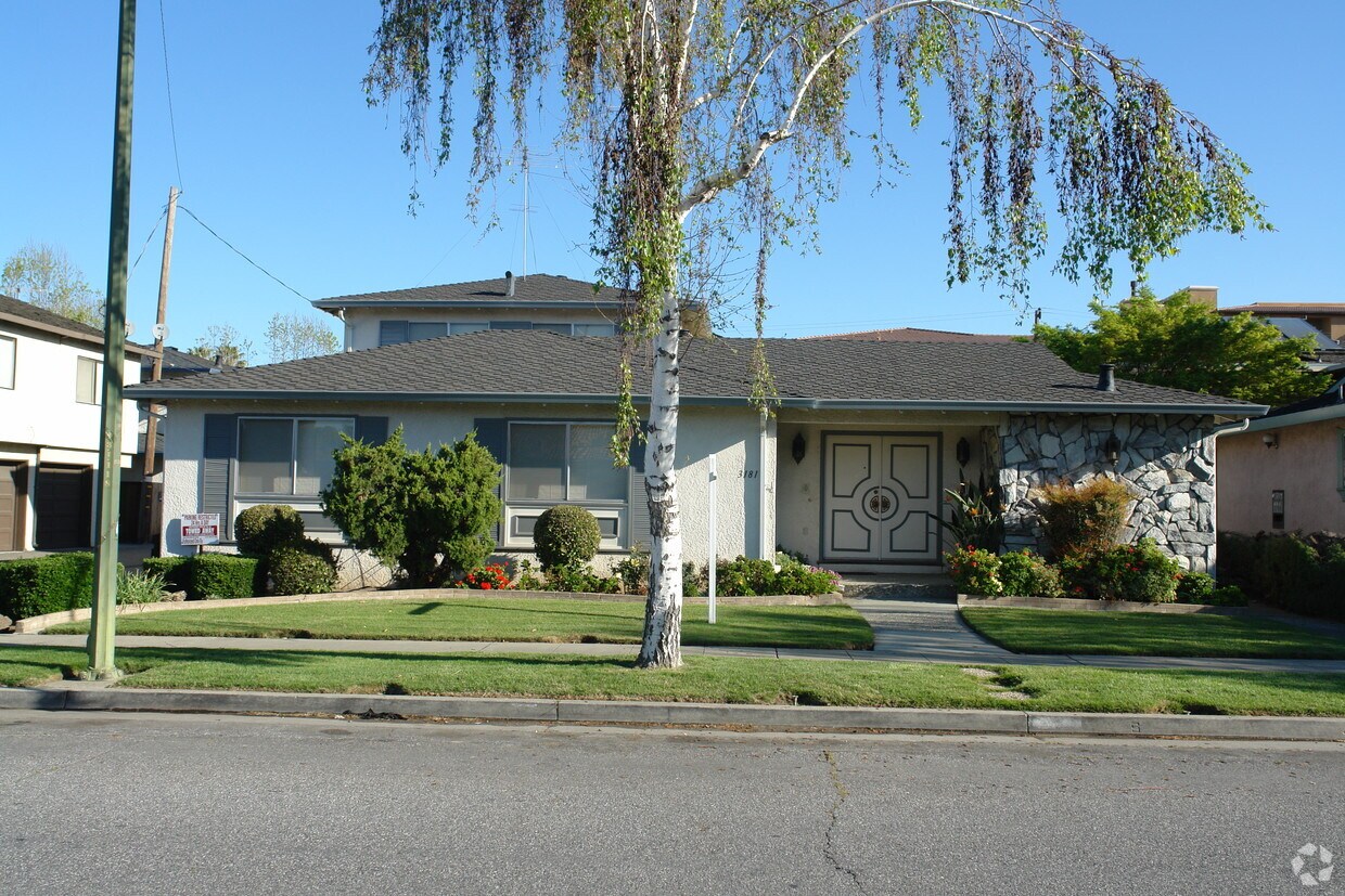 Building Photo - 3181 Neal Ave