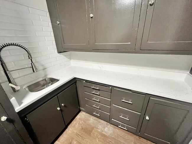 Foto del edificio - 16 N Broadway St