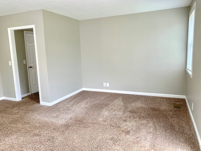 Building Photo - 110 Valley View Cir