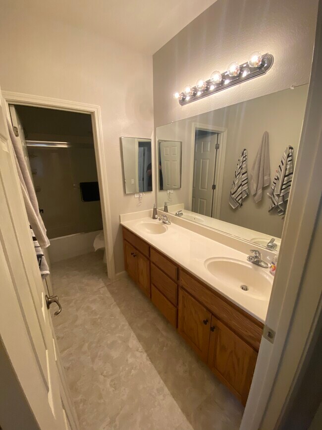 Building Photo - 3037 Great Egret Way