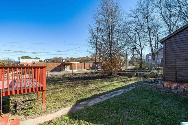 Foto del edificio - 621 Valley Rd