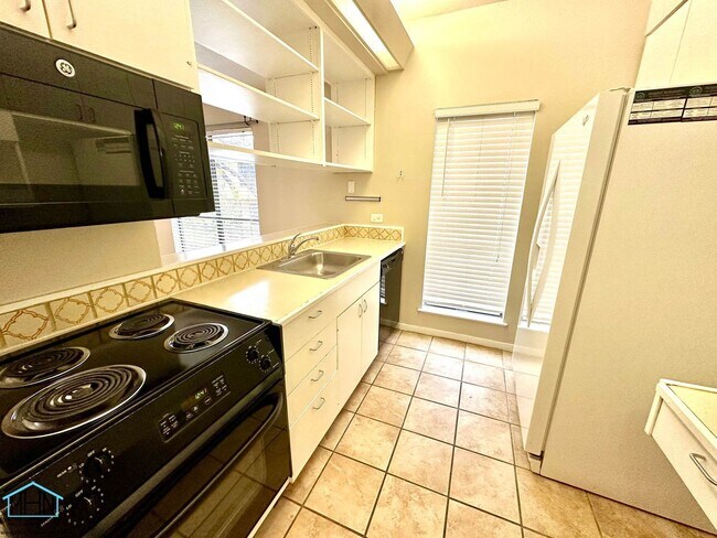 Foto del edificio - Cozy Secluded Condo, conveniently located near Medical Center, and Wurzbach Rd!