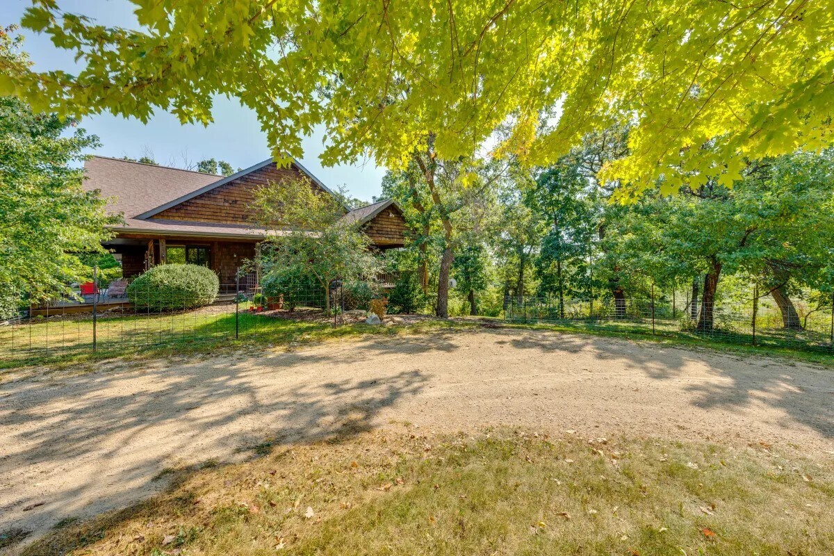 6396 County Hwy A Unit Lower Level, Belleville, WI 53508 Apartments