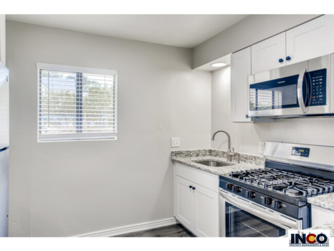Building Photo - NEWLY UPDATED!  4 bed 2 bath ranch!