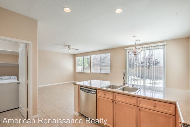 Building Photo - 3 br, 2 bath House - 9223 Avon Park Avenue