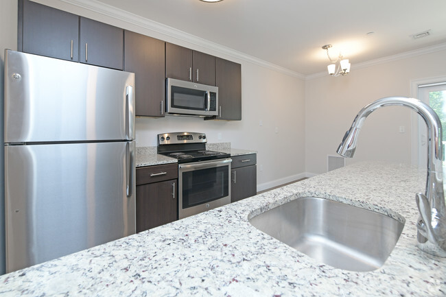 2HAB, 2BA - Washington Place Apartments