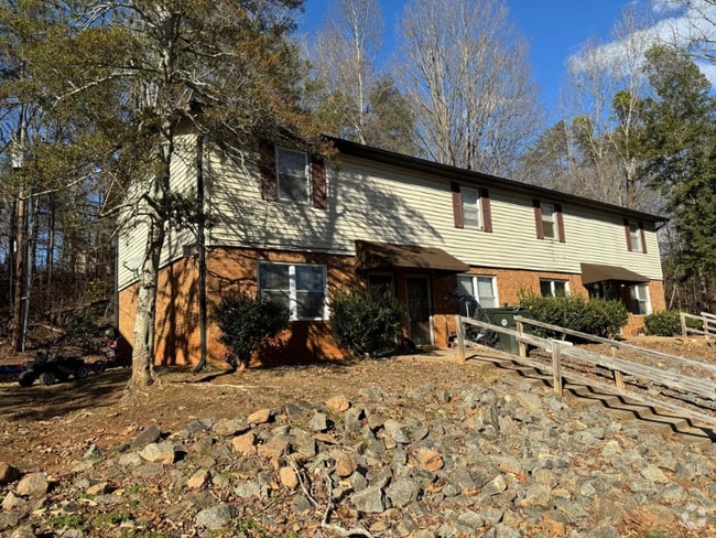 Building Photo - 137 Woodland Dr