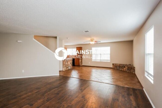 Foto del edificio - 5 Bedroom Pet-Friendly Home in Fort Worth, TX with Main Street Renewal