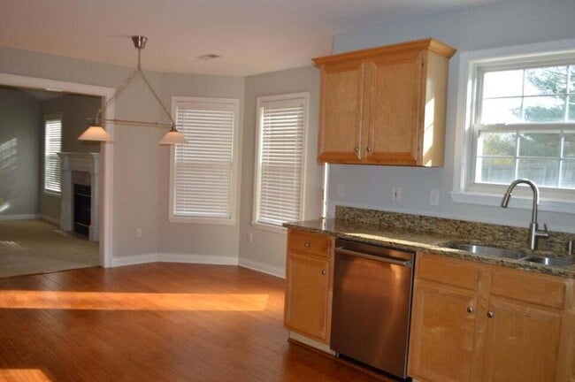 Building Photo - 808 Shakertown Way