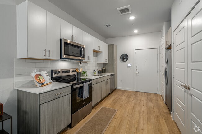 Interior Photo - Park South