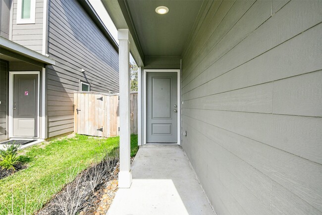 Foto del edificio - 21325 Carosella Dr