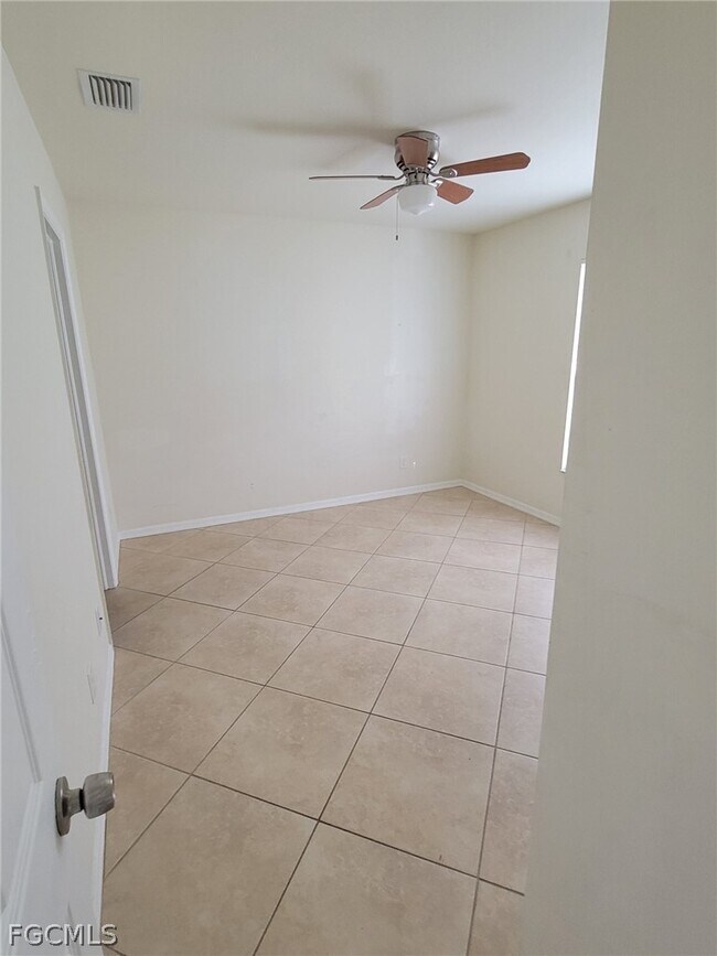 Foto del edificio - 3733 Kitty Hawk Dr