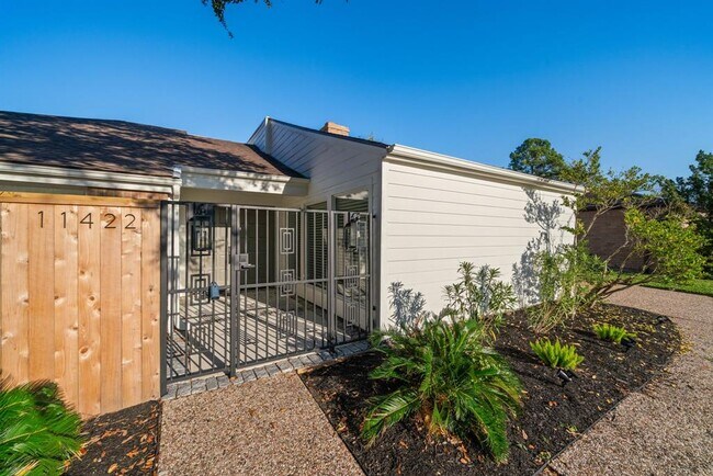 Building Photo - 11422 Lakeside Pl Dr