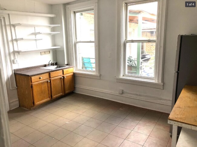 Foto del edificio - 1325 W 18th St