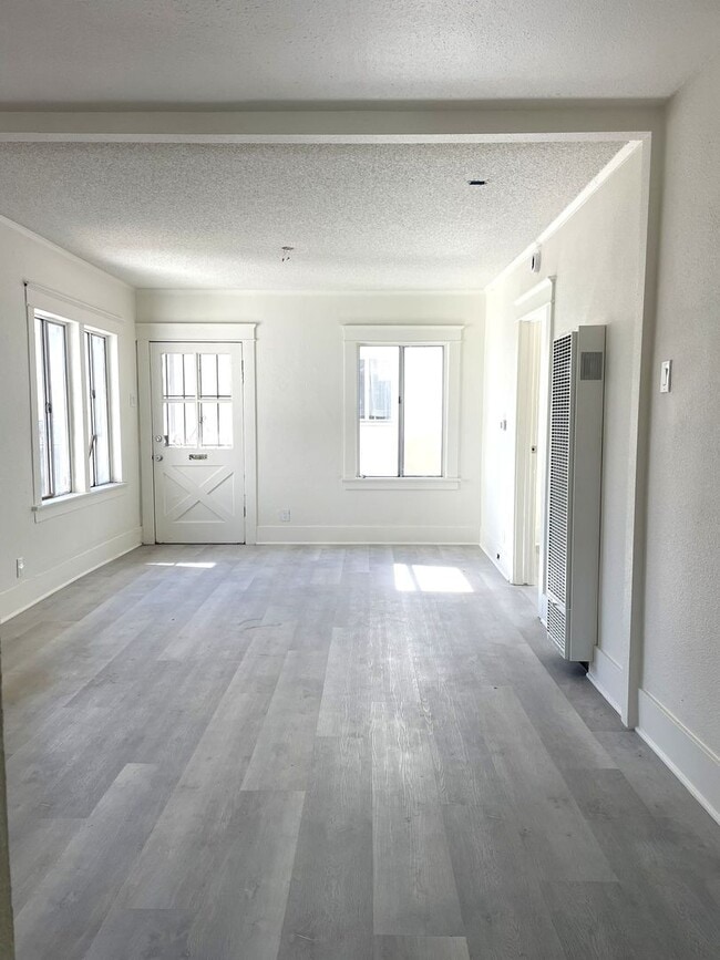 Building Photo - 469