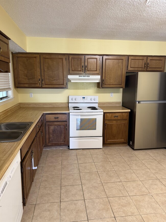 Building Photo - 4361 Bennett Wood Dr