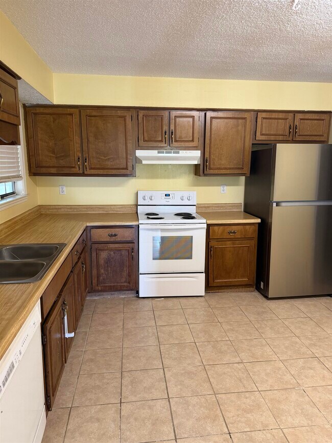 Foto del edificio - 4361 Bennett Wood Dr