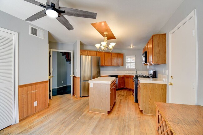 Building Photo - 6401 Morley Ave